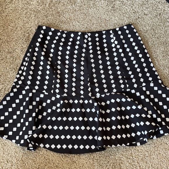 Black Swing Mini Skirt - Picture 1 of 2